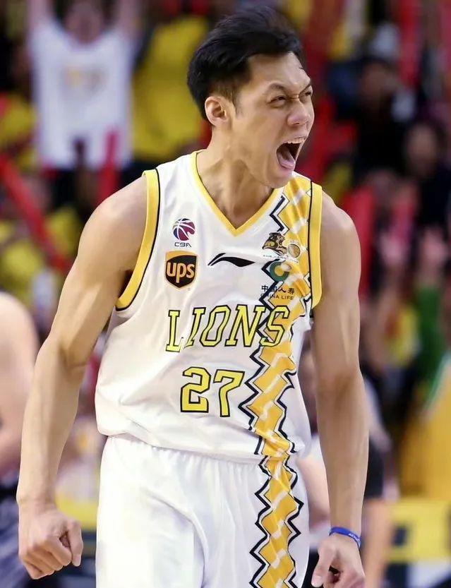  山东男篮郭磊 