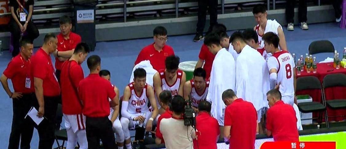  NBA常规赛赛程吃紧，山东男篮集结日防线松动，更衣室稳定，临场指挥获称赞