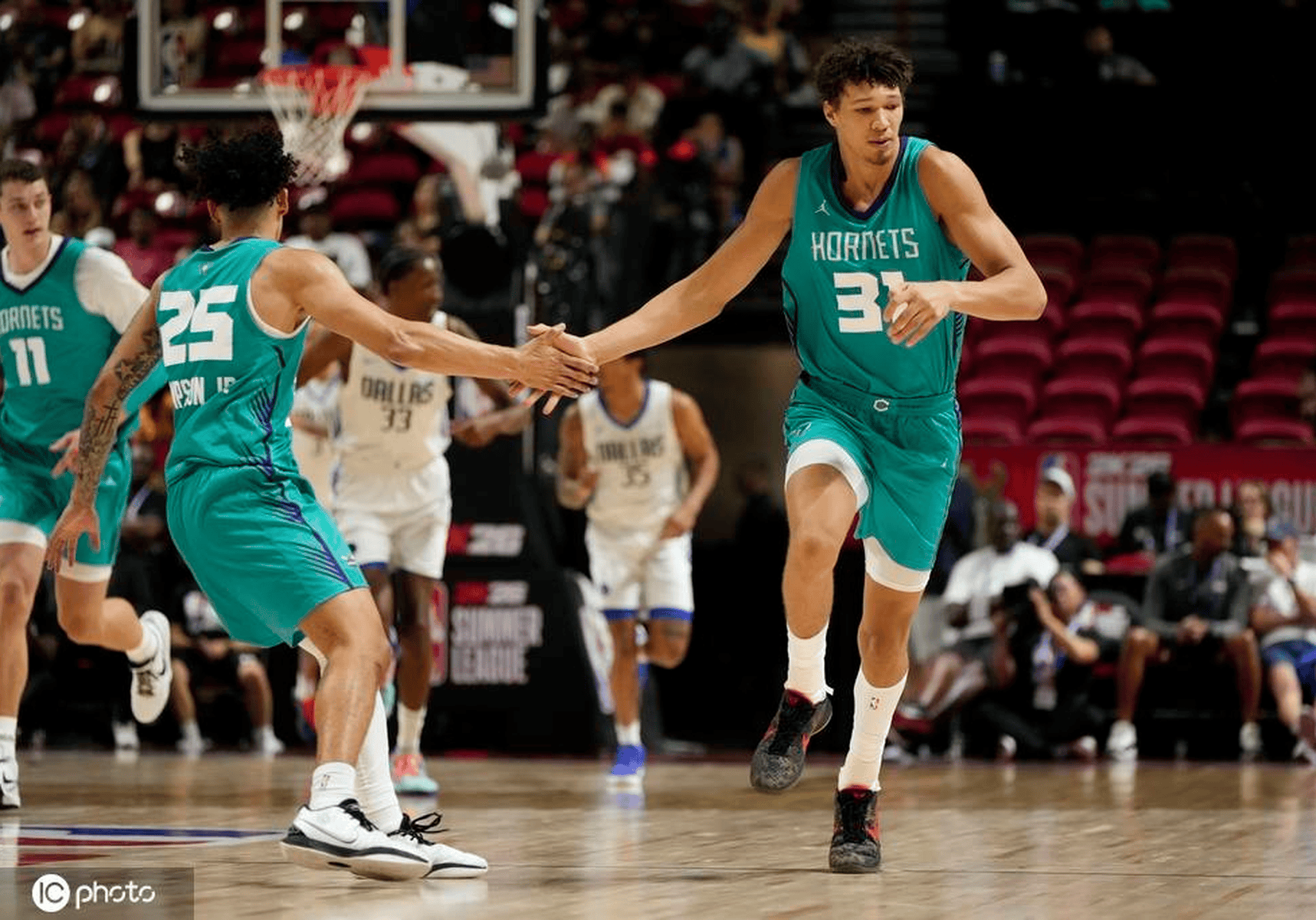 窗口期夏洛特黄蜂备战NBA季后赛，篮板制胜细节曝光，管理层满意，年轻球员得到机会的简单介绍-开云官网首页